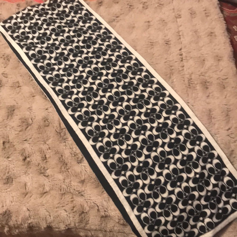 Coach Scarf - Picture 3 of 3